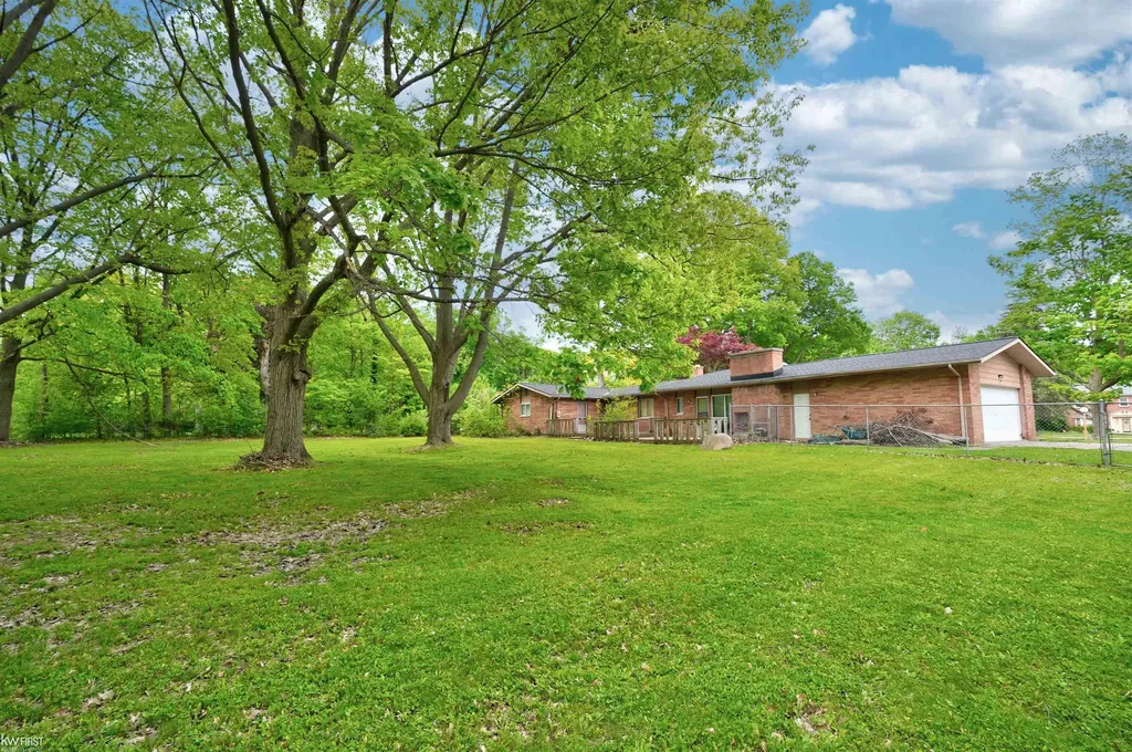 5531 Sugar Bush Lane Flint Charter Township MI 48532