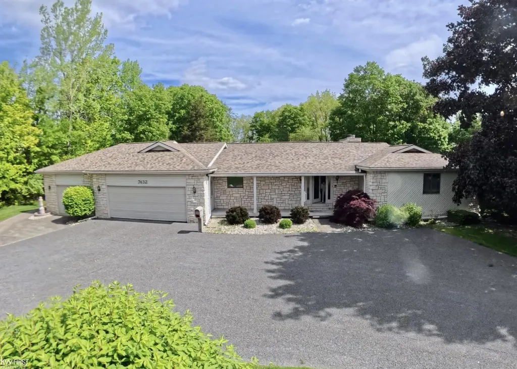 7432 River Road Flushing Charter Township MI 48433