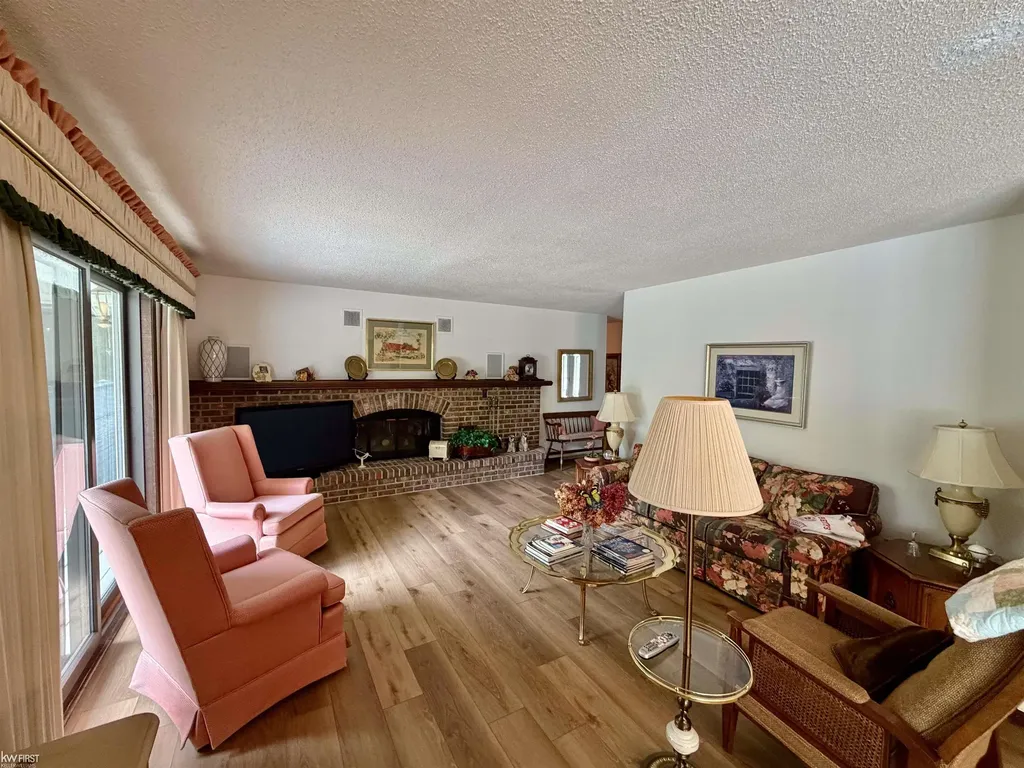 7432 River Road Flushing Charter Township MI 48433