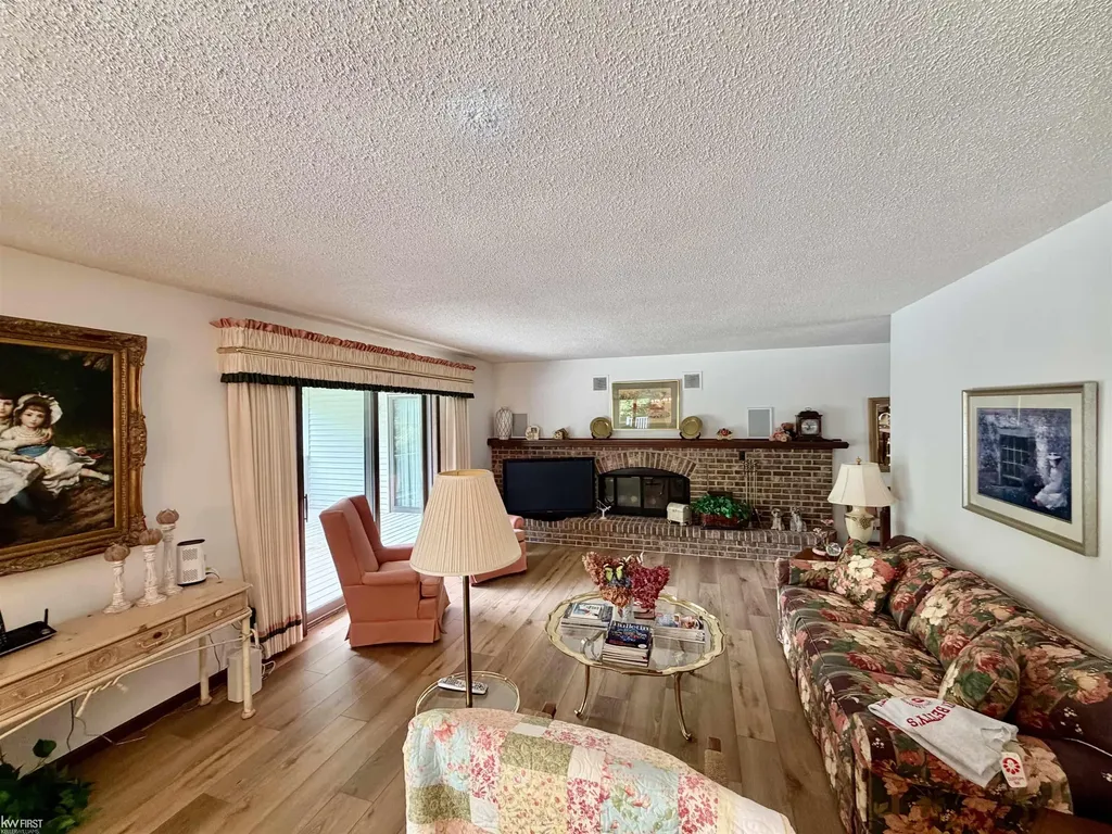 7432 River Road Flushing Charter Township MI 48433