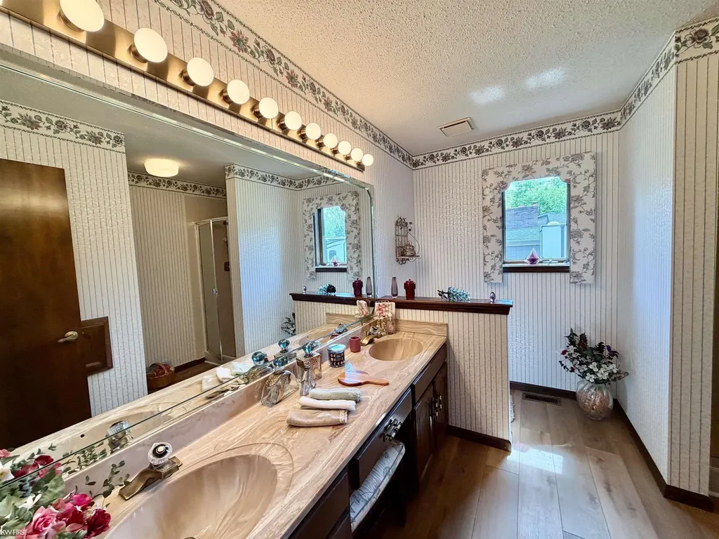 7432 River Road Flushing Charter Township MI 48433
