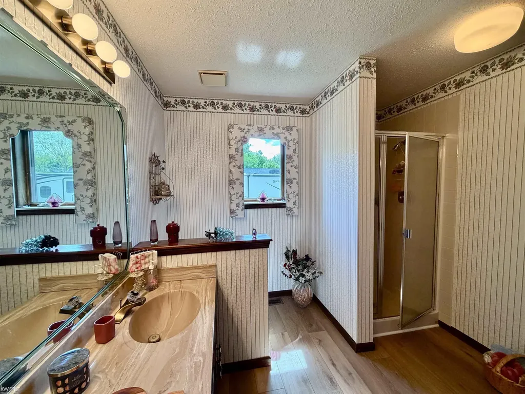7432 River Road Flushing Charter Township MI 48433