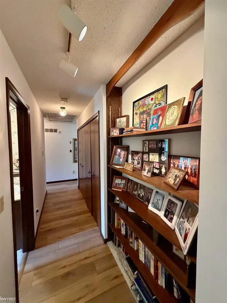 7432 River Road Flushing Charter Township MI 48433