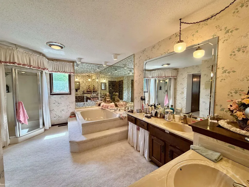 7432 River Road Flushing Charter Township MI 48433