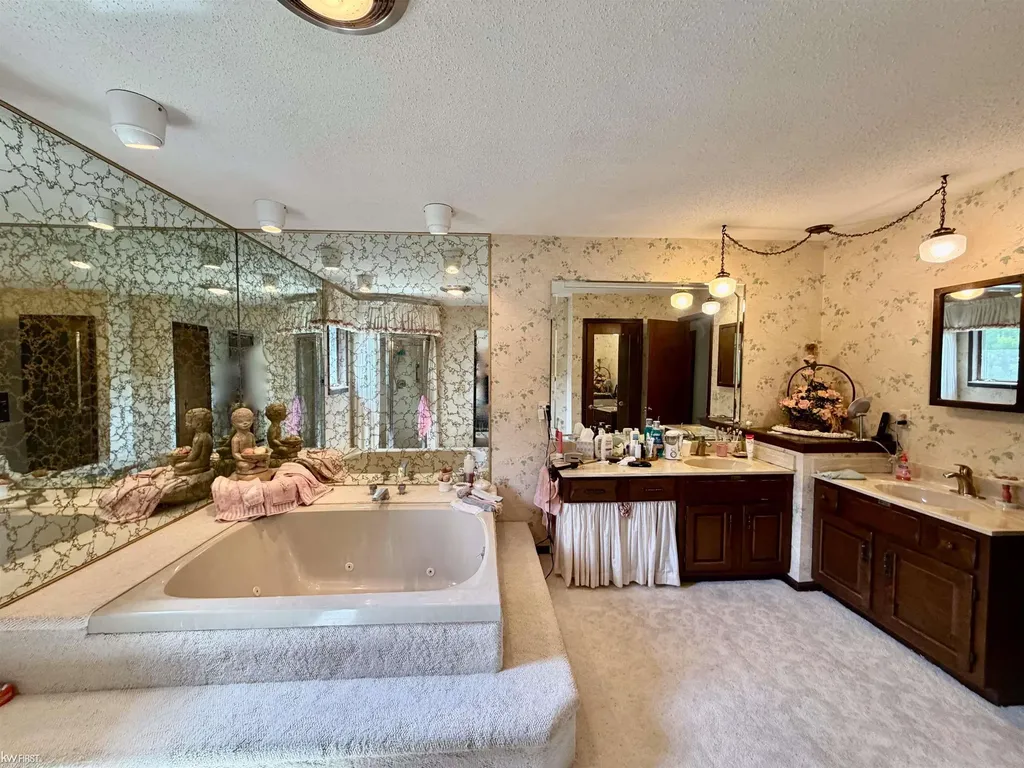 7432 River Road Flushing Charter Township MI 48433