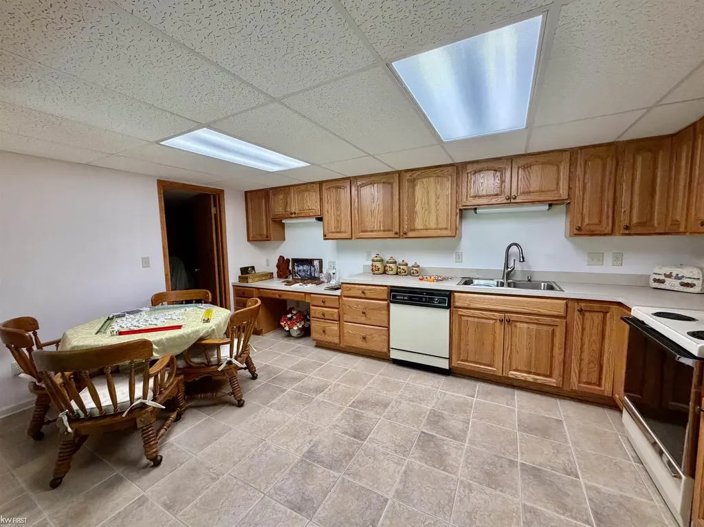 7432 River Road Flushing Charter Township MI 48433