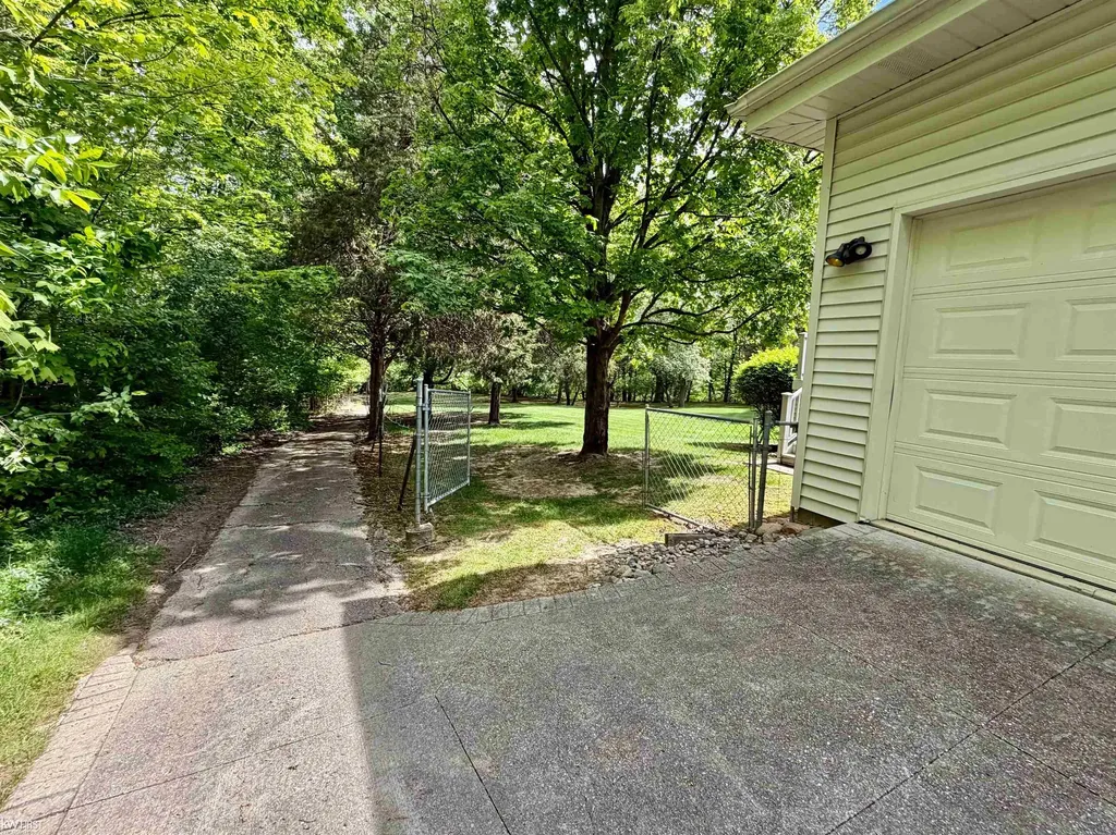 7432 River Road Flushing Charter Township MI 48433