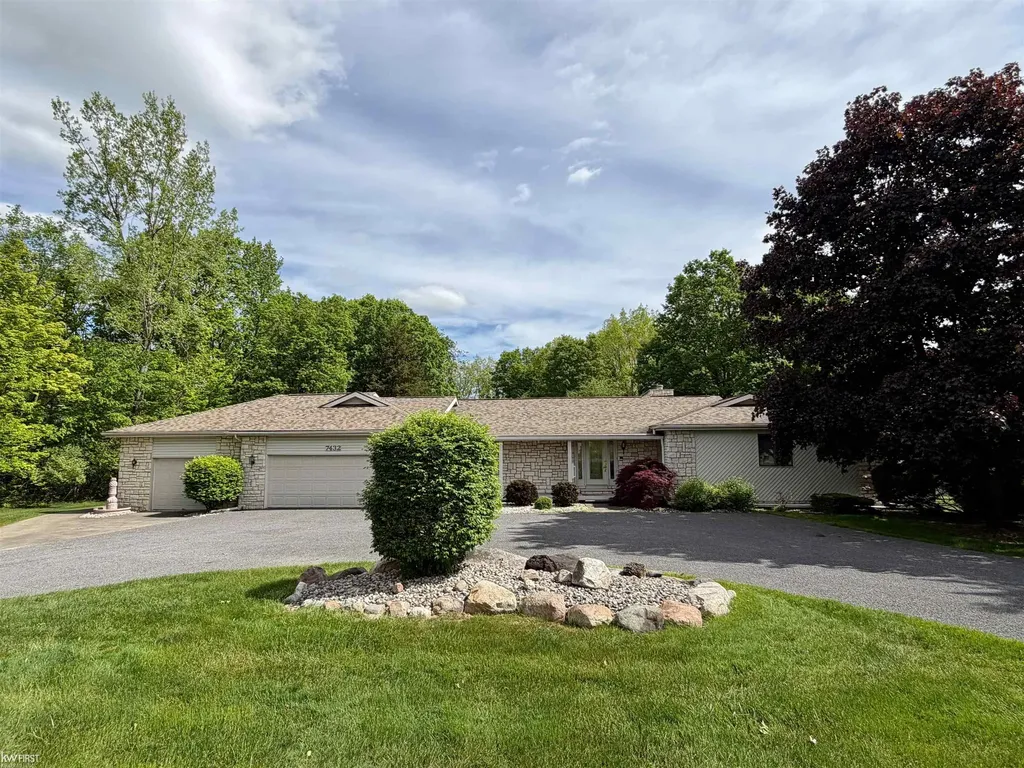 7432 River Road Flushing Charter Township MI 48433