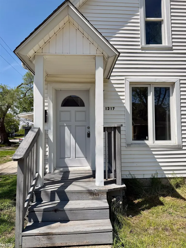 1217 Rawlins Street Port Huron City MI 48060