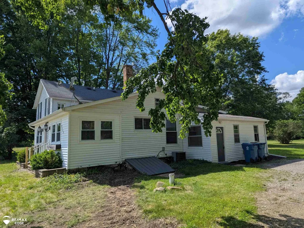 9408 Mcafee Road Montrose Charter Township MI 48457