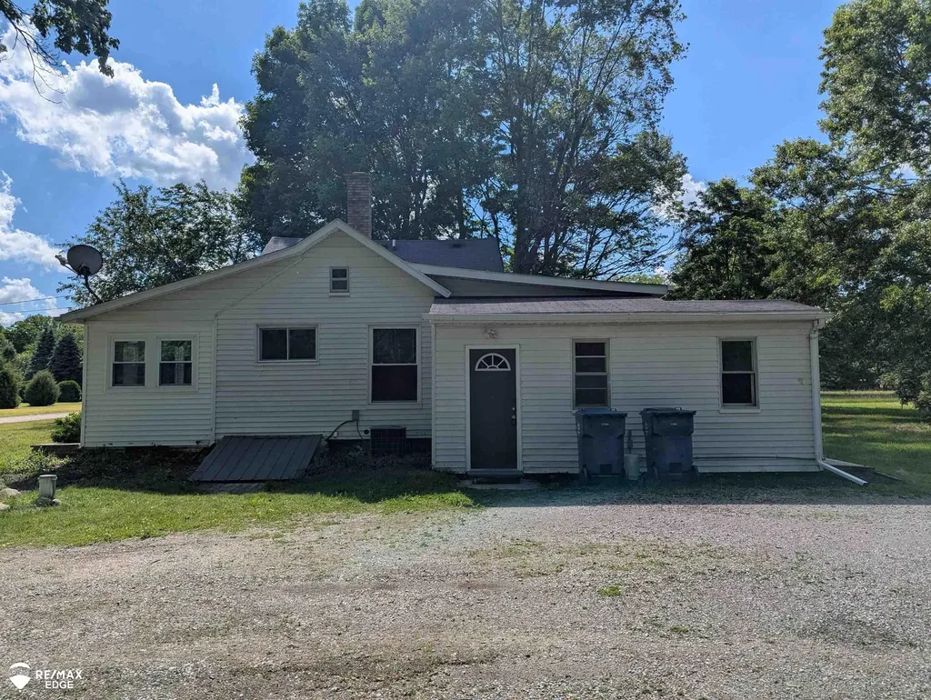 9408 Mcafee Road Montrose Charter Township MI 48457