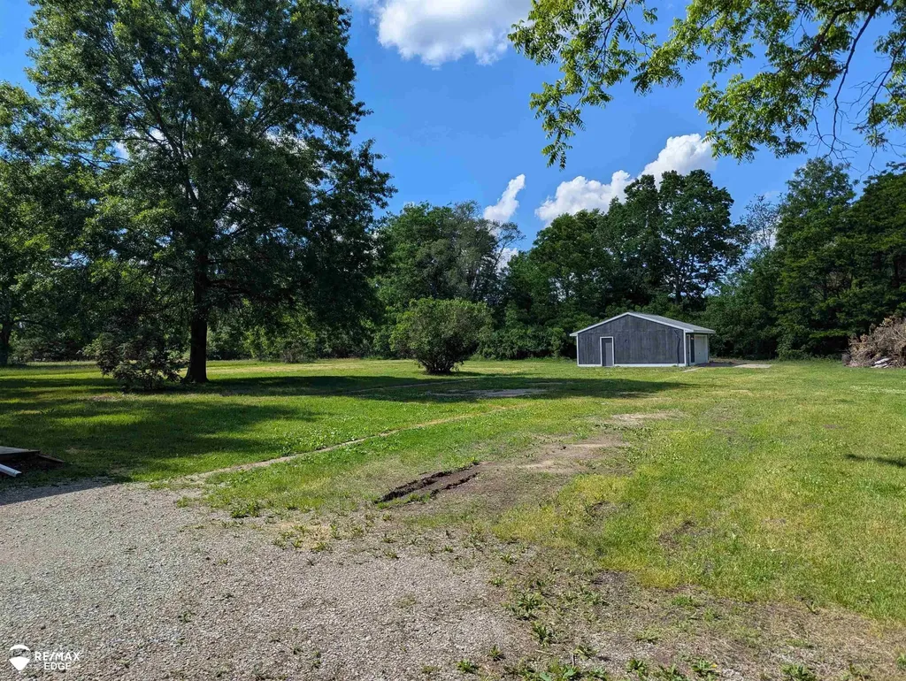 9408 Mcafee Road Montrose Charter Township MI 48457