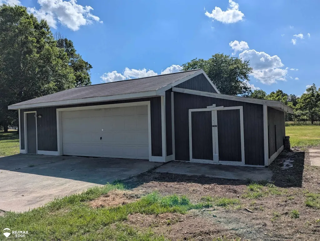 9408 Mcafee Road Montrose Charter Township MI 48457