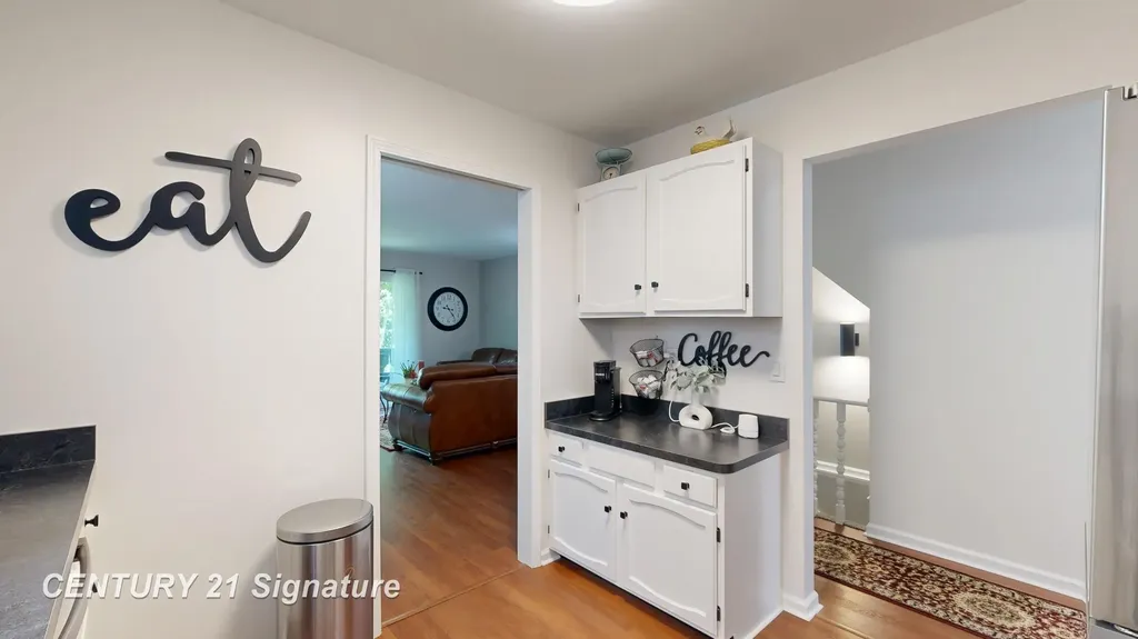 553 Oakbrook Circle Flushing City MI 48433