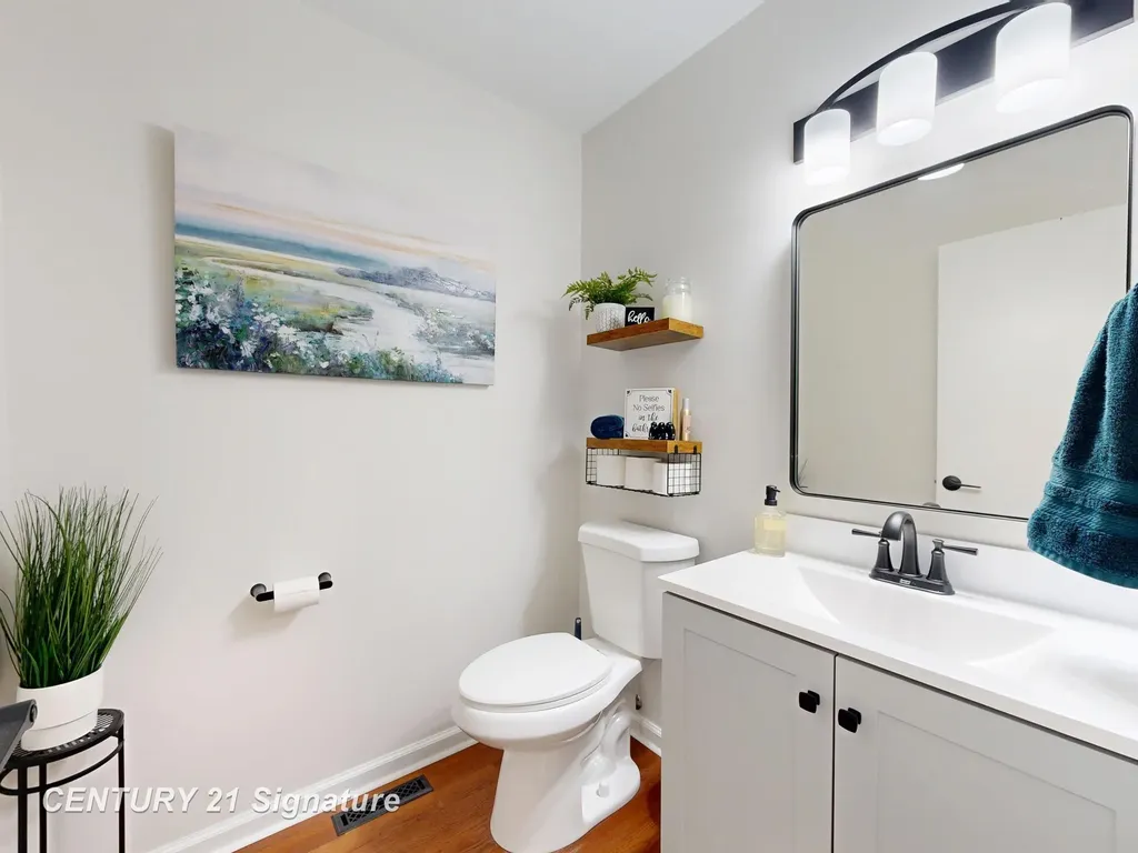 553 Oakbrook Circle Flushing City MI 48433