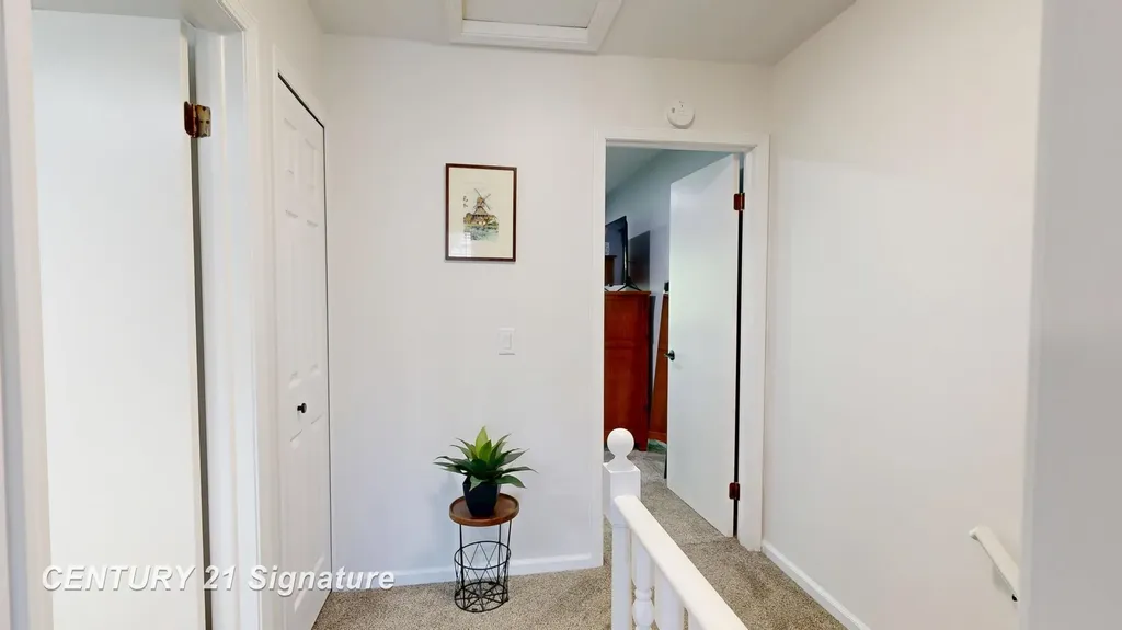 553 Oakbrook Circle Flushing City MI 48433