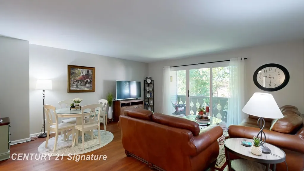 553 Oakbrook Circle Flushing City MI 48433