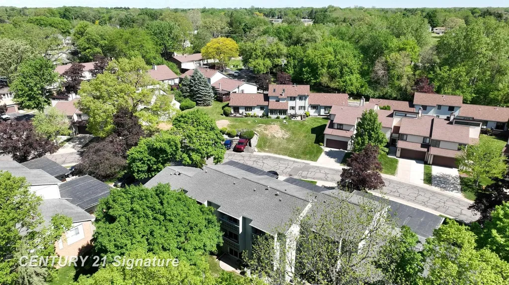 553 Oakbrook Circle Flushing City MI 48433