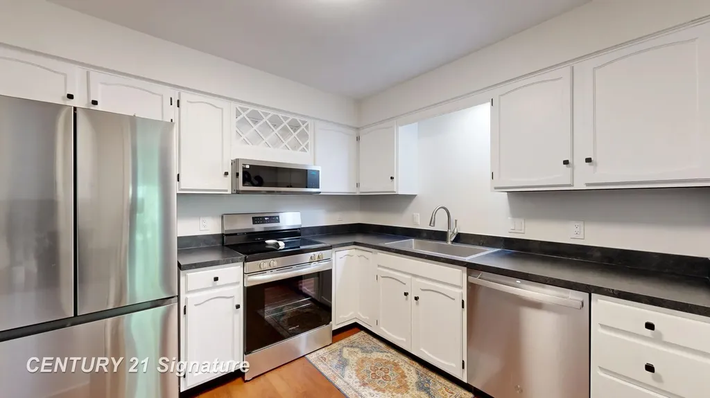 553 Oakbrook Circle Flushing City MI 48433