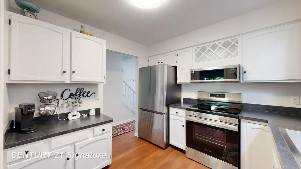 553 Oakbrook Circle Flushing City MI 48433