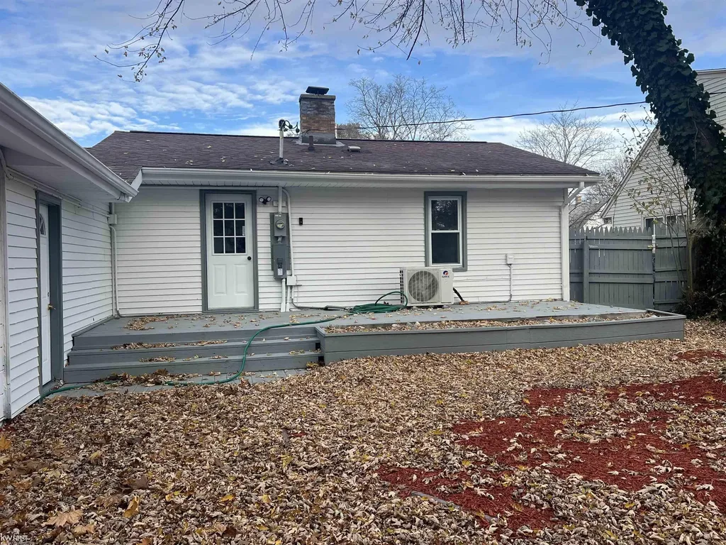 1433 Acacia Street Saginaw City MI 48602