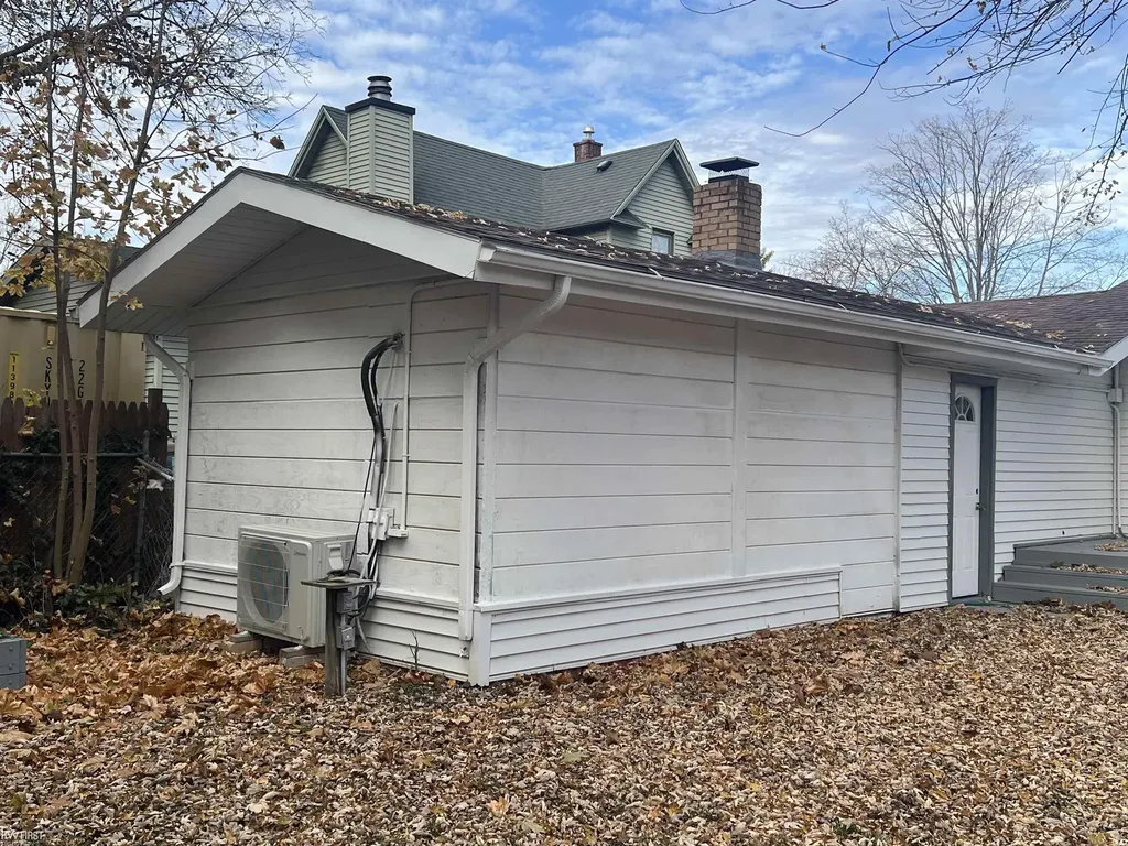 1433 Acacia Street Saginaw City MI 48602
