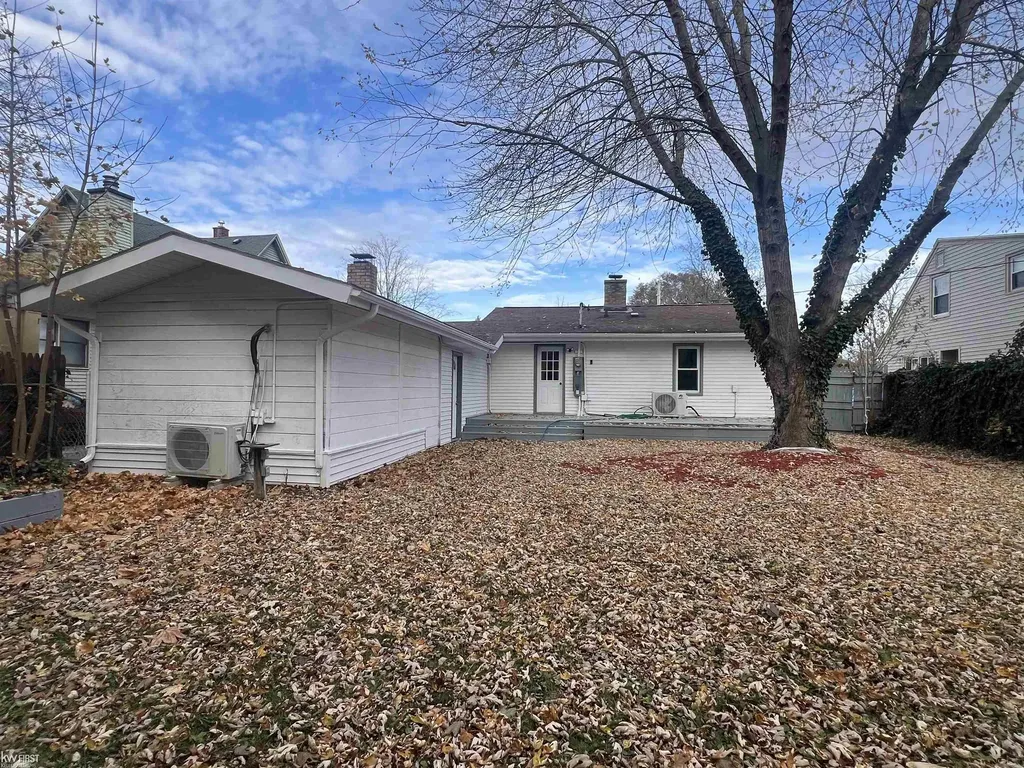 1433 Acacia Street Saginaw City MI 48602