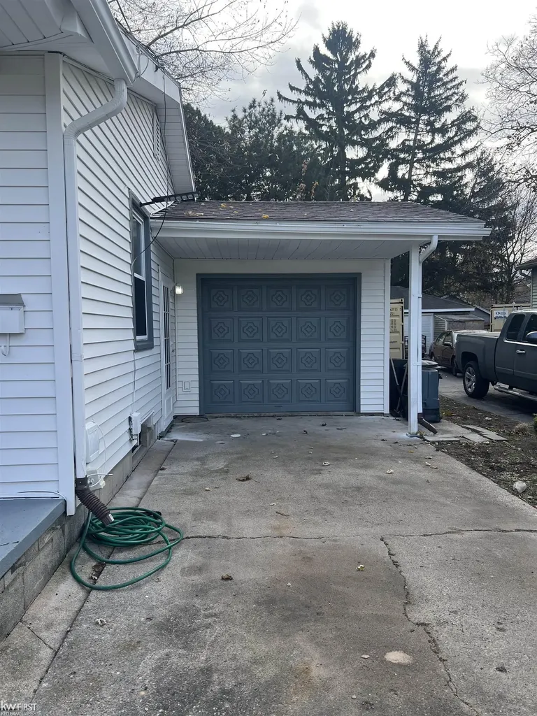 1433 Acacia Street Saginaw City MI 48602