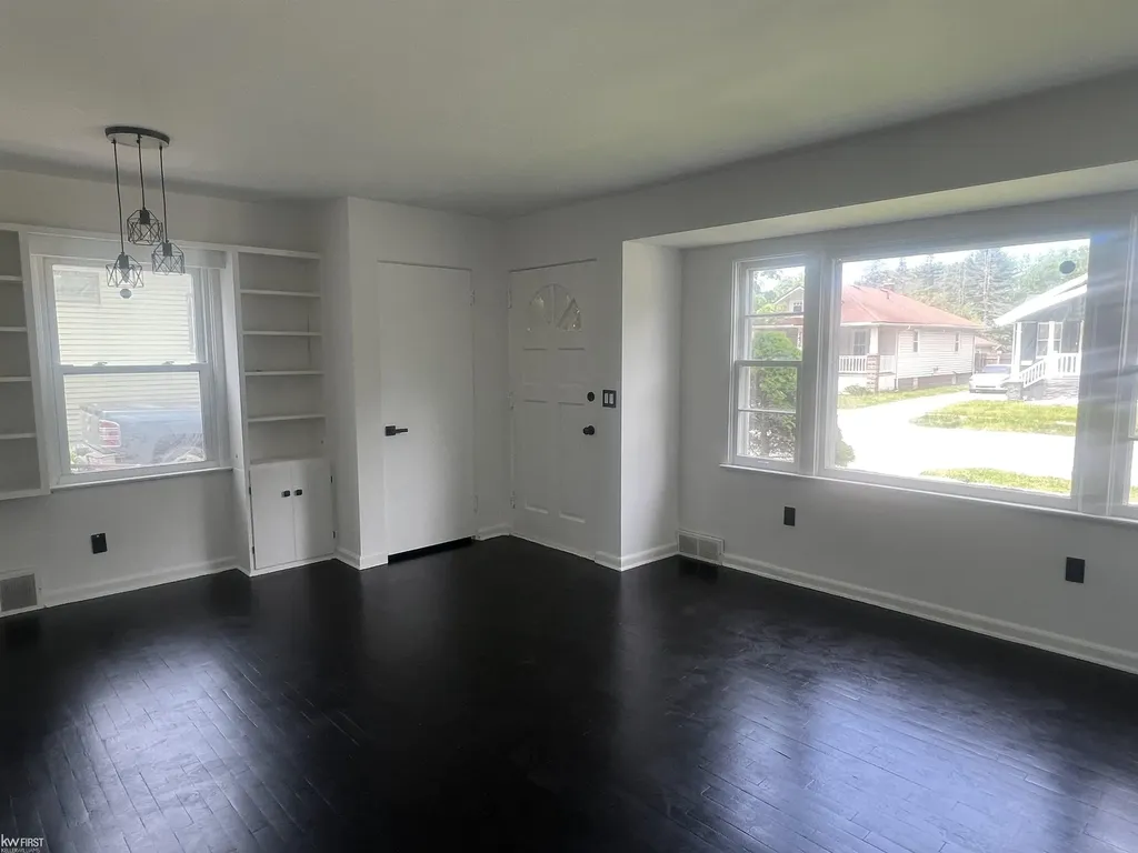 1433 Acacia Street Saginaw City MI 48602