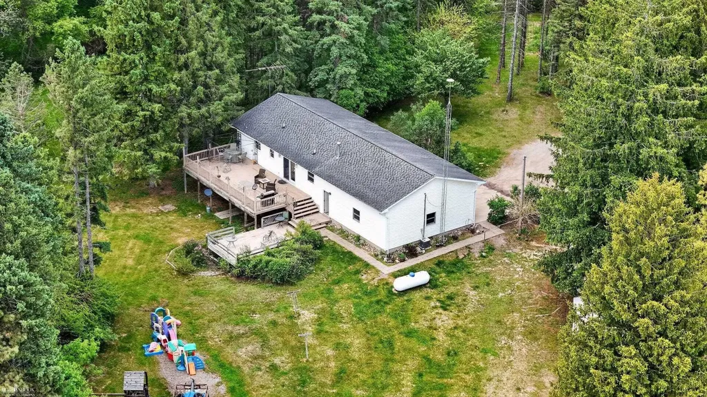 3477 Winegar Road Perry Township MI 48872