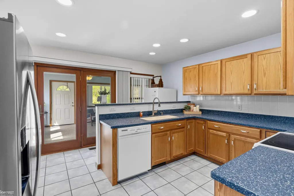 2445 E Lake Road Thetford Township MI 48420