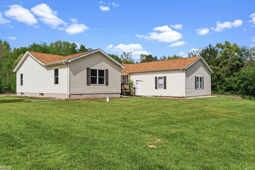 2445 E Lake Road Thetford Township MI 48420