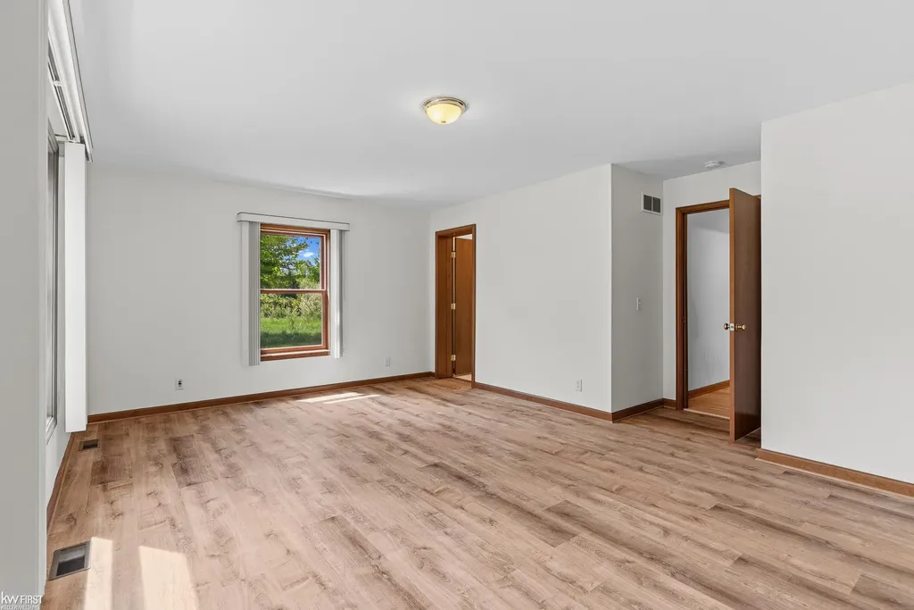 2445 E Lake Road Thetford Township MI 48420