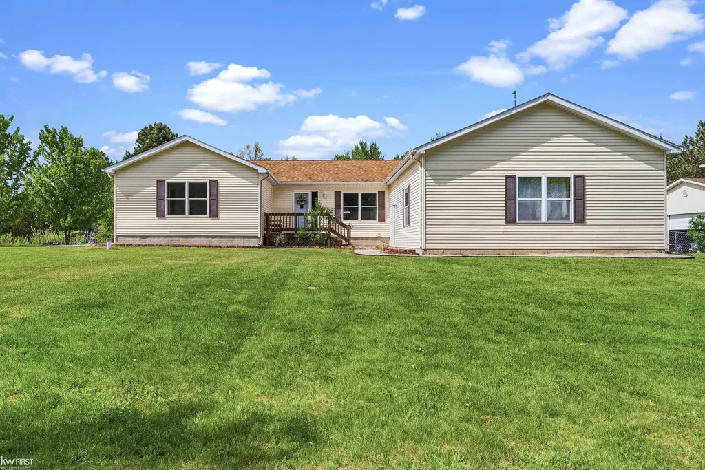 2445 E Lake Road Thetford Township MI 48420