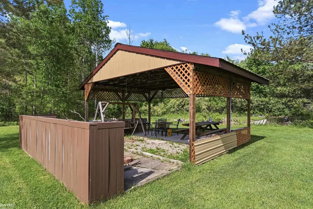 2445 E Lake Road Thetford Township MI 48420
