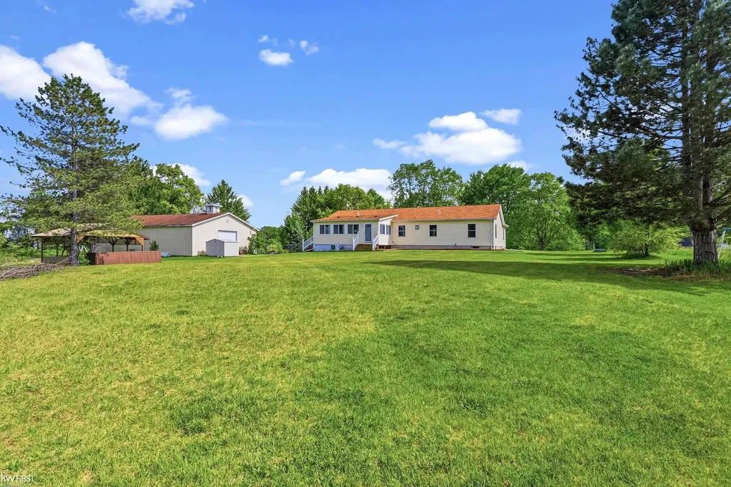 2445 E Lake Road Thetford Township MI 48420