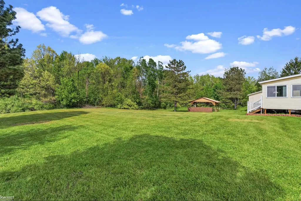 2445 E Lake Road Thetford Township MI 48420