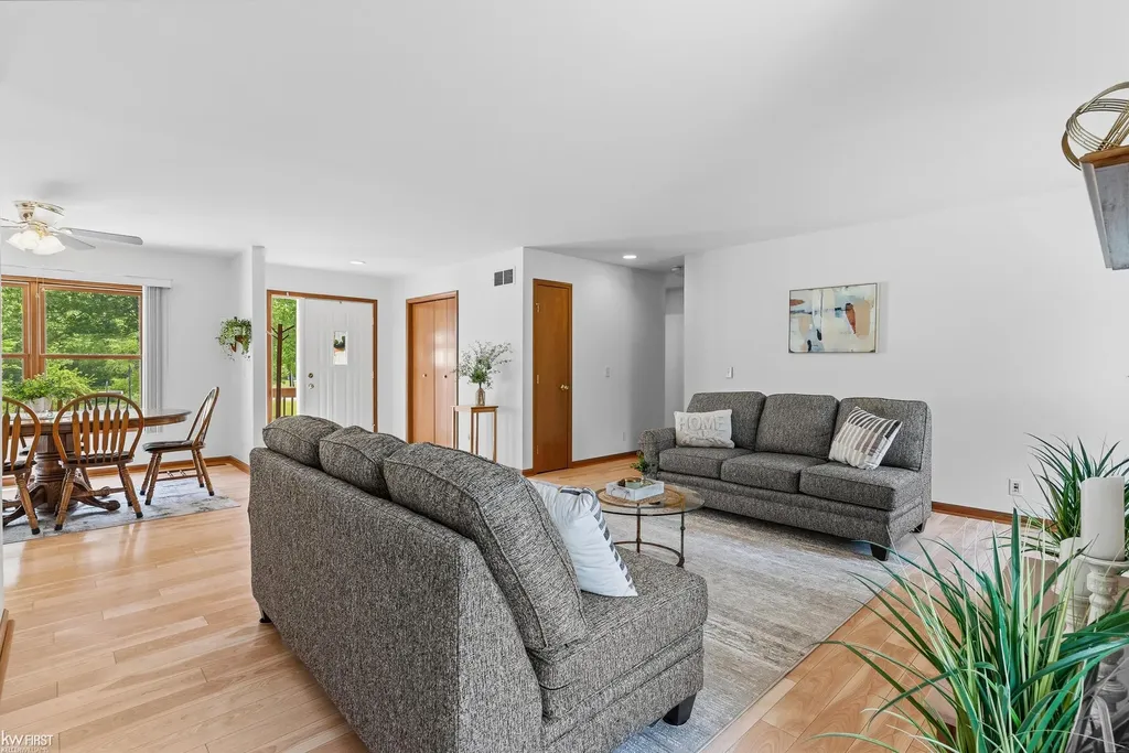 2445 E Lake Road Thetford Township MI 48420