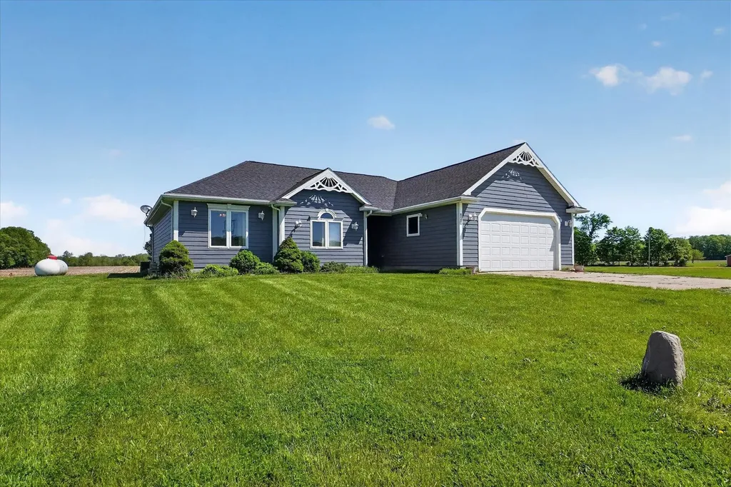 8580 W Hibbard Road Middlebury Township MI 48866