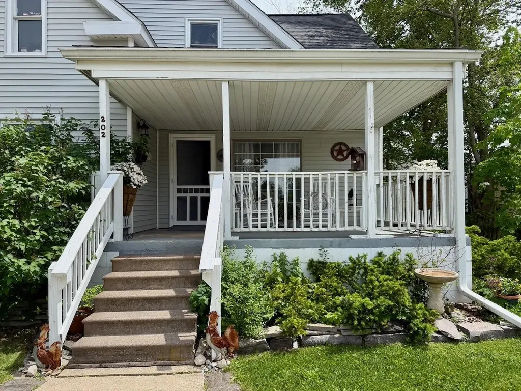 202 Mackinaw Street Durand City MI 48429