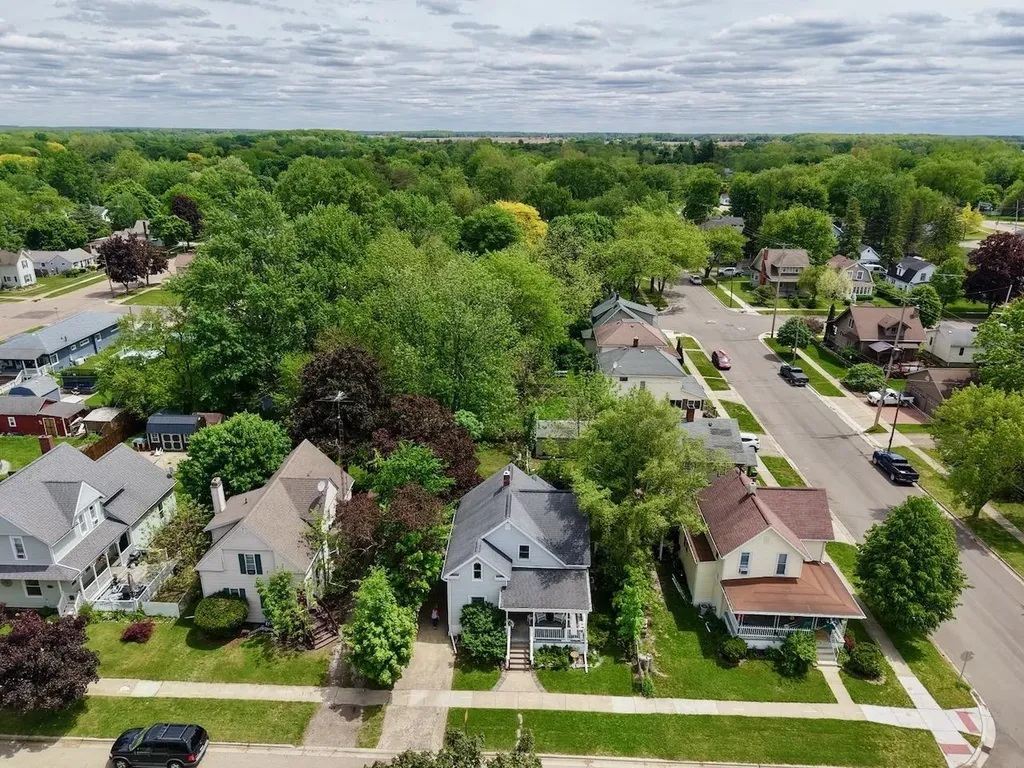 202 Mackinaw Street Durand City MI 48429