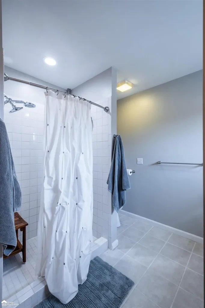 8201 Fountain View Drive Flushing Charter Township MI 48433