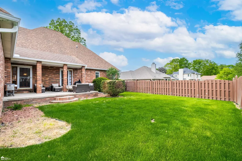 8201 Fountain View Drive Flushing Charter Township MI 48433