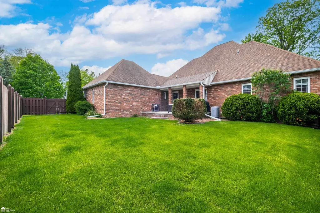8201 Fountain View Drive Flushing Charter Township MI 48433