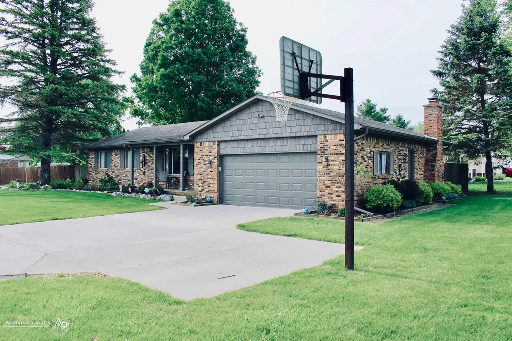 8468 Lippincott Boulevard Davison Township MI 48423