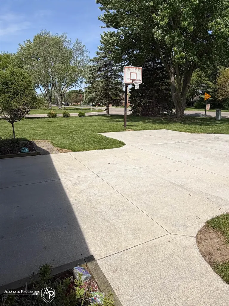 8468 Lippincott Boulevard Davison Township MI 48423
