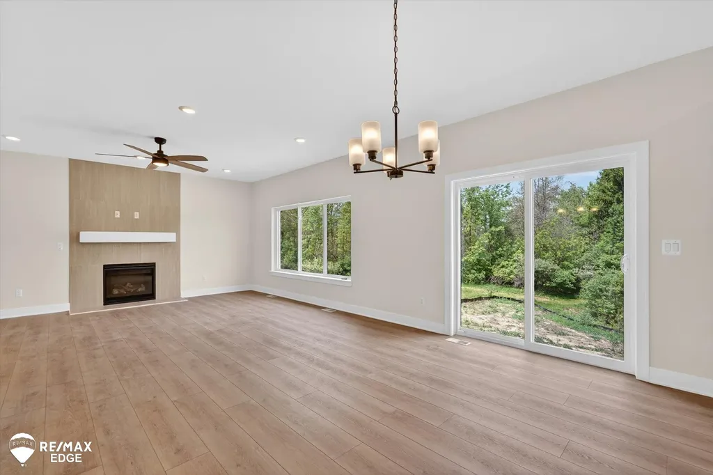 8080 Peninsula Circle Mundy Township MI 48439