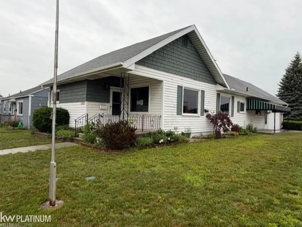 1303 23rd Street Port Huron City MI 48060
