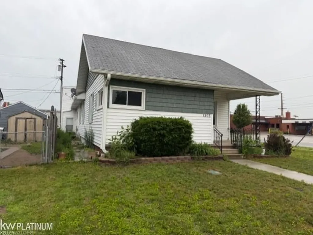 1303 23rd Street Port Huron City MI 48060