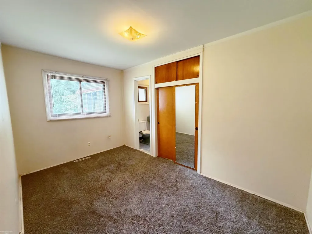 22431 Remick Drive Clinton Charter Township MI 48035